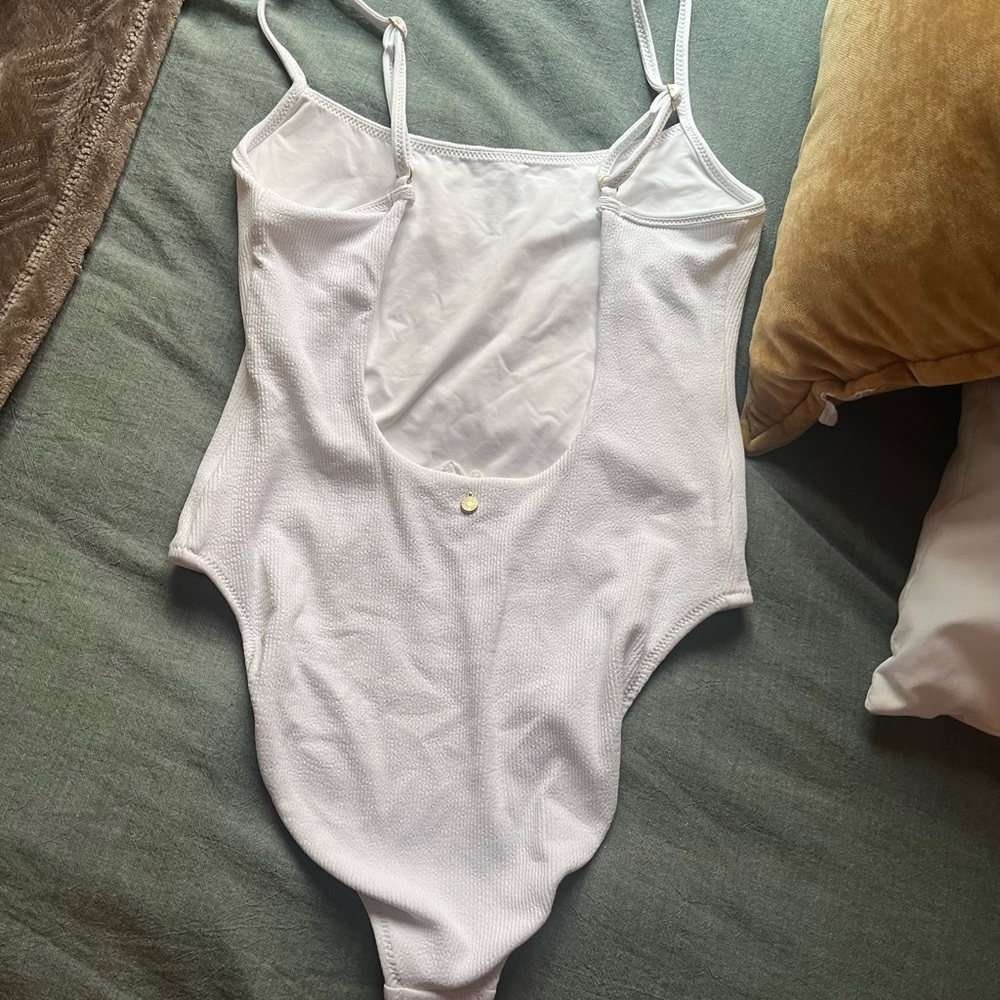 White Ribbed One piece - Picture 6 of 7